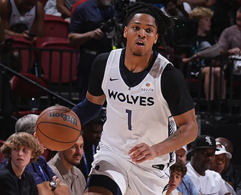 继续稳固西部第二！马刺六连胜后领先掘金半个胜场（马刺豪取六连胜，继续稳居西部第二并领先掘金半个胜场）