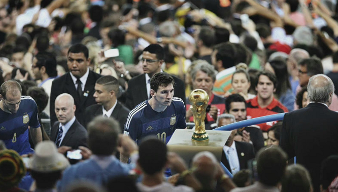 CBA俱乐部杯，山东男篮半场55-50领先青岛男篮，山东队半场打出12人轮换（CBA俱乐部杯：山东男篮半场55-50暂领先青岛，祭出12人轮换）