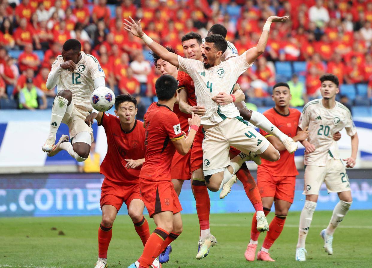 巴萨近16次对阵阿拉维斯保持不败，两队近26次交手巴萨仅1负（巴萨对阿拉维斯16战不败，近26次交锋仅输1场）