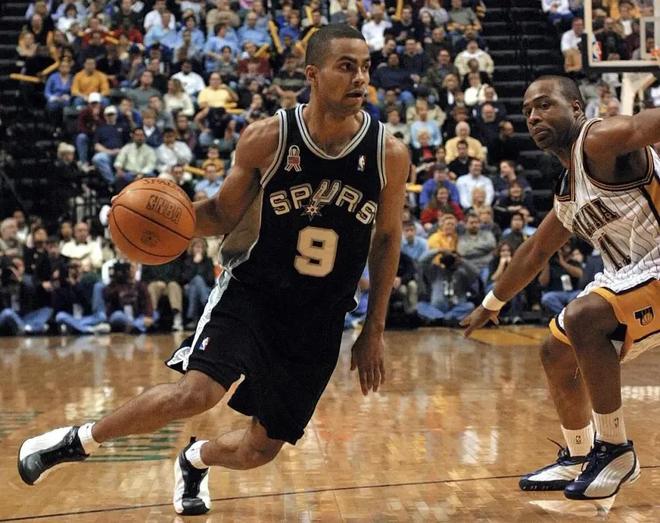 状态火热！谢泼德三分9中6轰28分6助攻（谢泼德火力全开：三分9投6中，砍下28分6助攻）