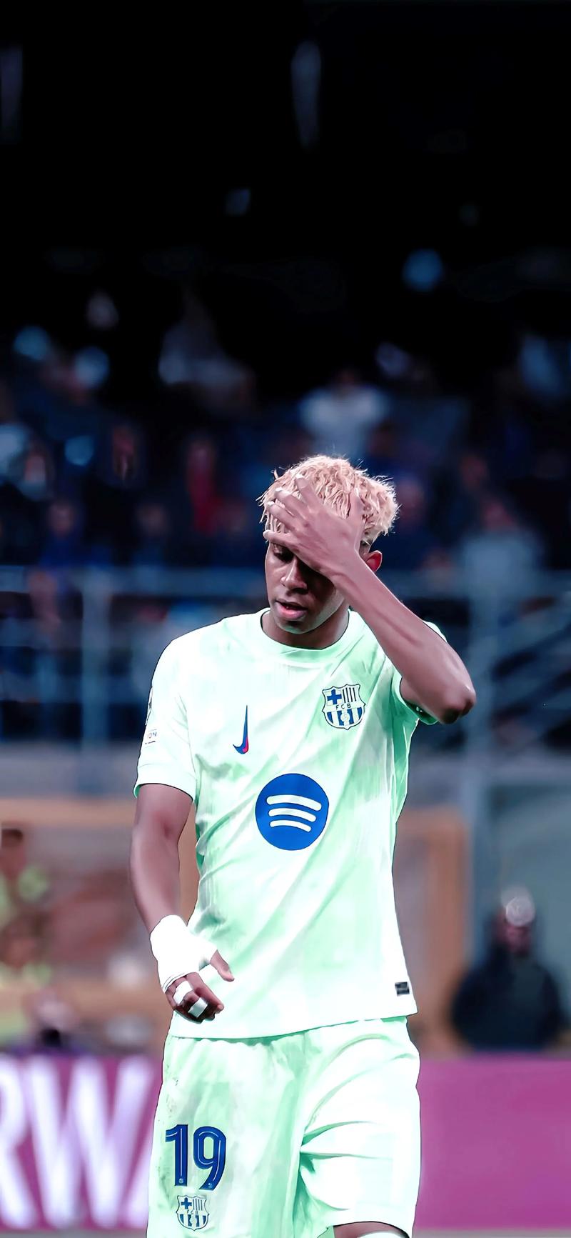 乔纳森-戴维：我可以踢任何位置；一直在训练后进行加练（乔纳森-戴维：位置不设限，训练后我总会加练）