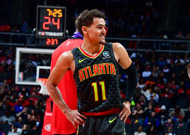 杨瀚森C位晒174女友合照，拿美国驾照开特斯拉，NBA官方转发（杨瀚森晒与174cm女友的C位合影，持美国驾照驾驶特斯拉，获NBA官方转发）