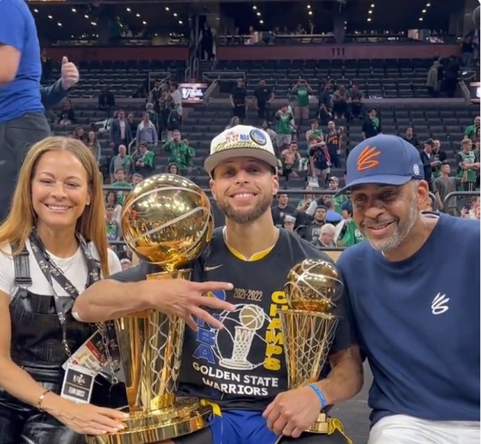 阿莫林愤怒得改变了自己的作风。（怒火驱使，阿莫林改弦更张）