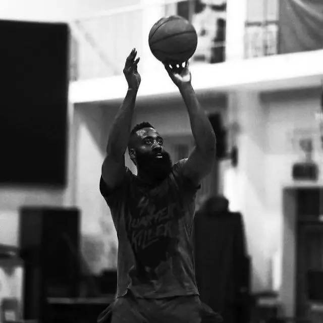 51分+44分！NBA最强三当家，却深陷交易流言，你和詹姆斯是绝配（连砍51分、44分！联盟最强第三人深陷交易传闻，与詹姆斯天作之合）