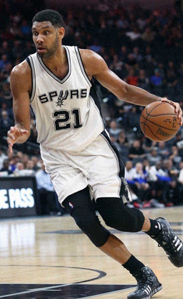 小巴里·布朗首节爆发，三分球如雨点般落下（小巴里·布朗首节火力全开，三分雨狂洒全场）