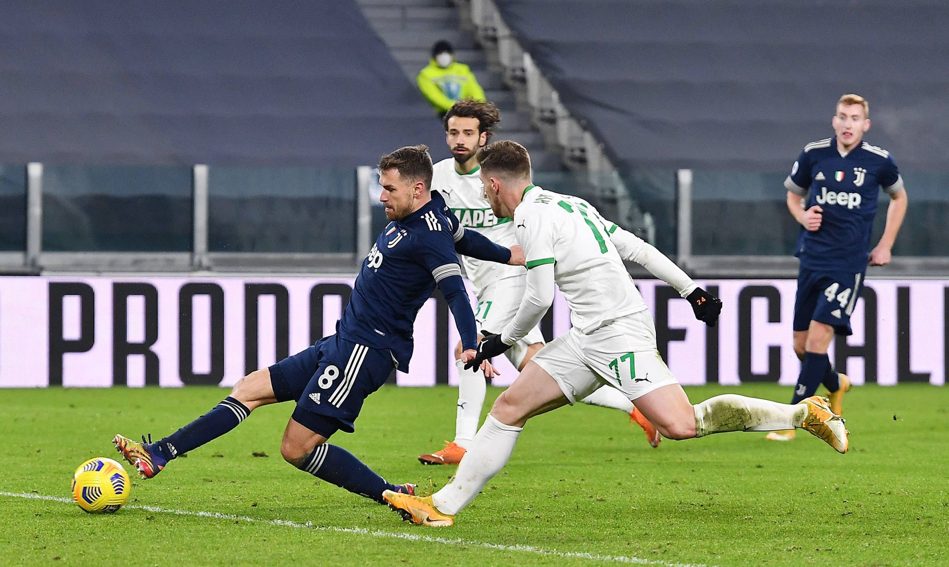 NBA：湖人险胜火箭 詹姆斯砍下38分（詹姆斯轰38分 湖人险取火箭）